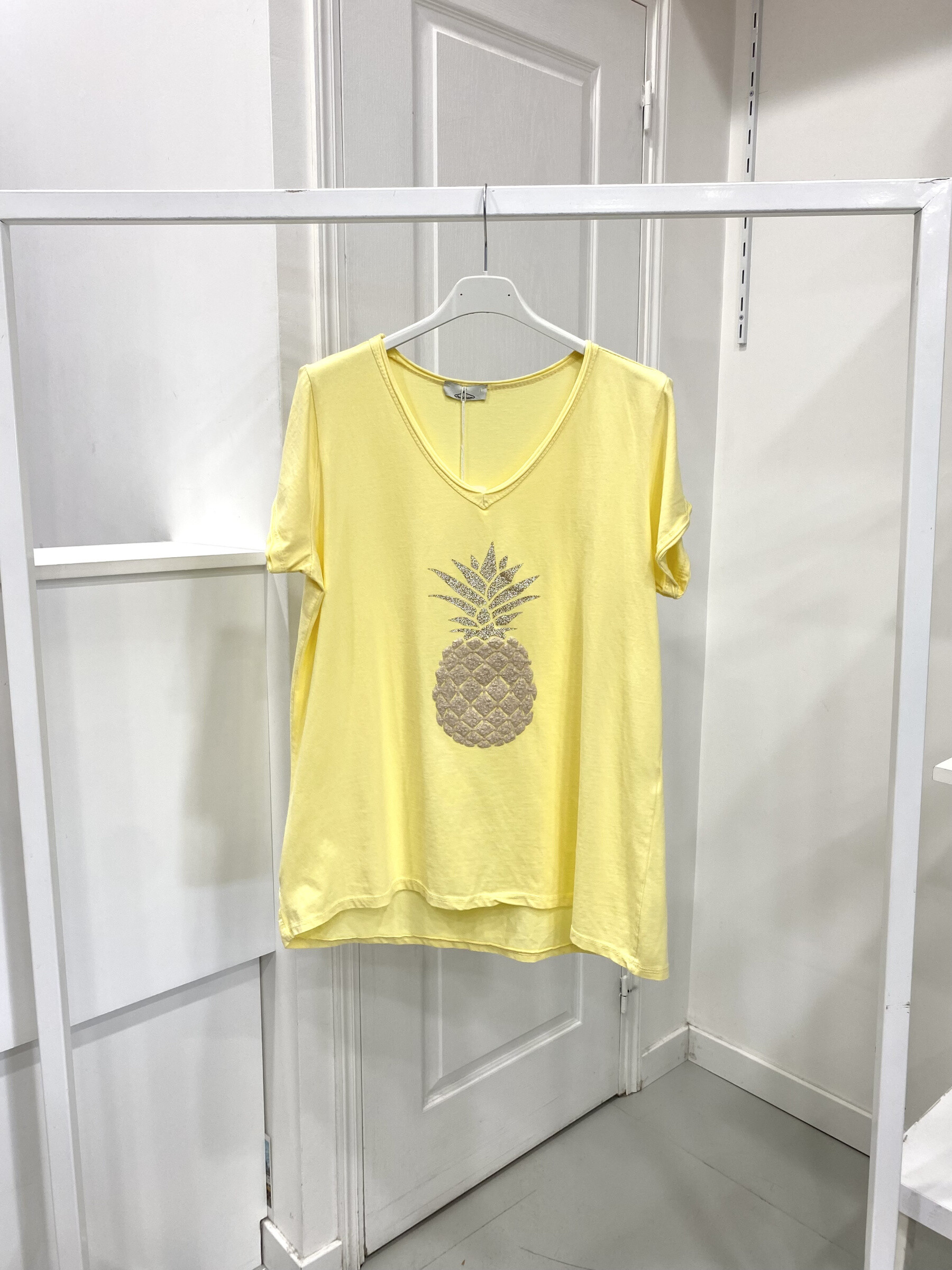 Wholesaler NOS - "Pineapple" t shirt