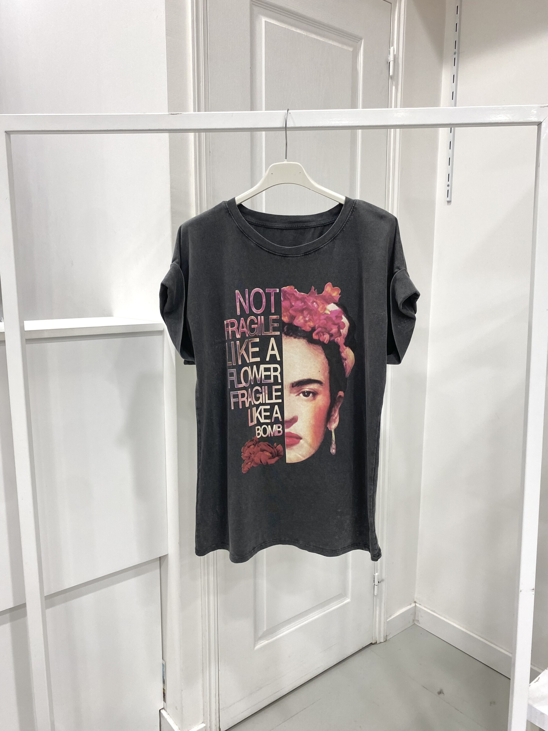 Wholesaler NOS - T - Shirt