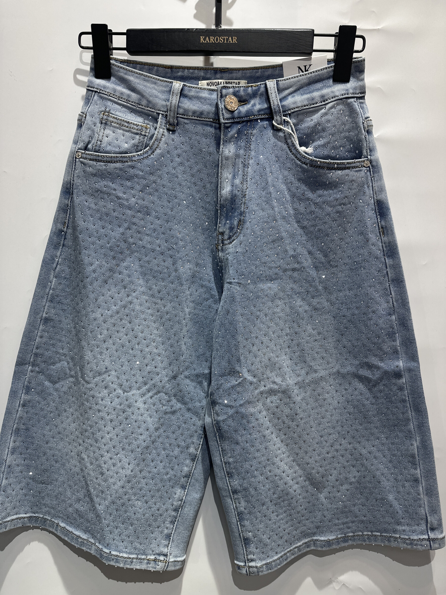 Grossiste NOVO & KAROSTAR - Jeans pantacourt forme normal