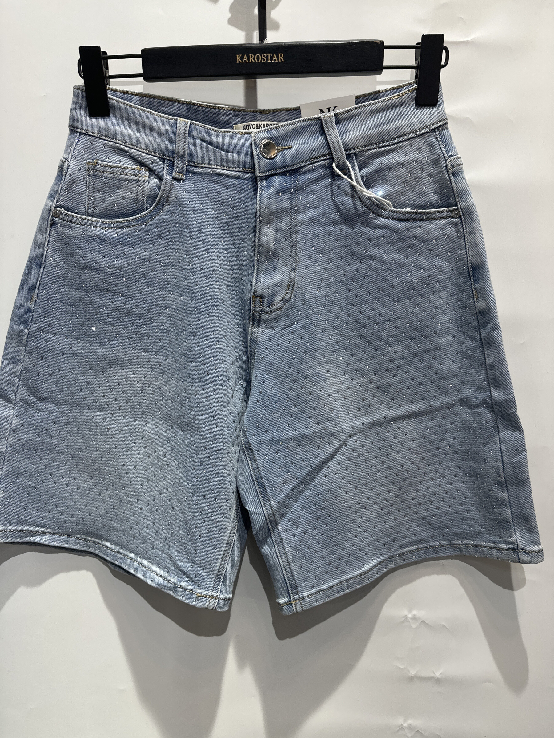 Grossiste NOVO & KAROSTAR - JEANS SHORT FORME NORMAL