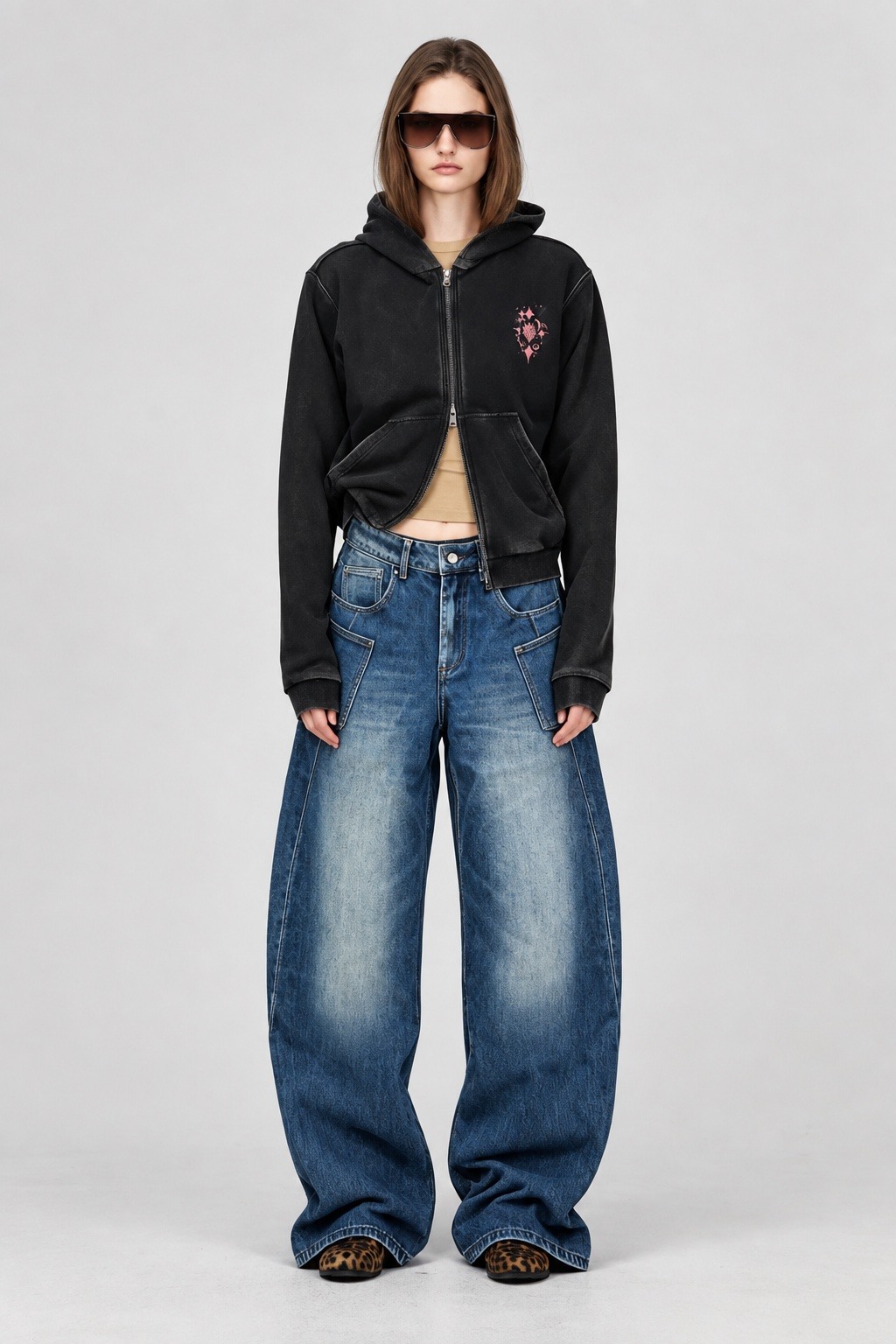 Wholesaler NUWA DENIM - Women's wide-leg cargo jeans with side pockets