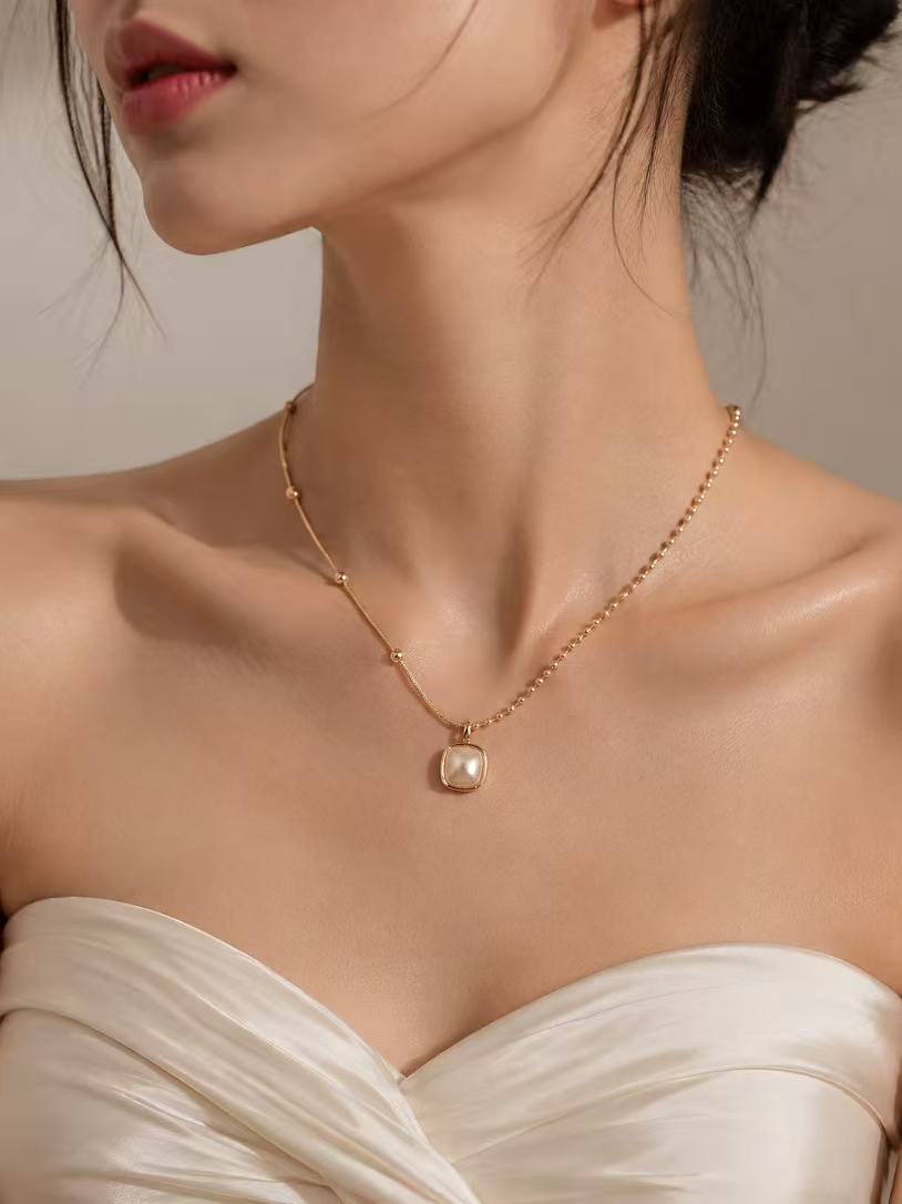 Wholesaler O.TD - Necklace with pearls Wholesaler O.TD - Necklace with pearls