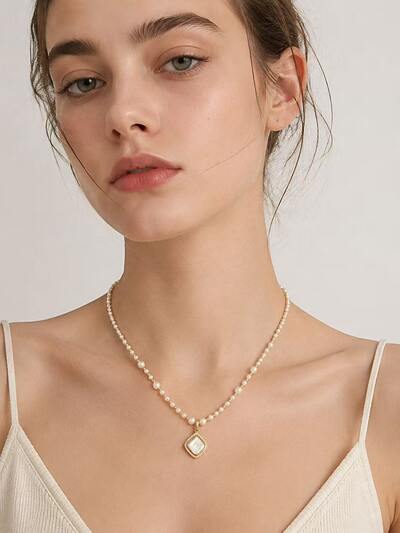 Wholesaler O.TD - Necklace with pearls and jewel pendant Wholesaler O.TD - Necklace with pearls and jewel pendant