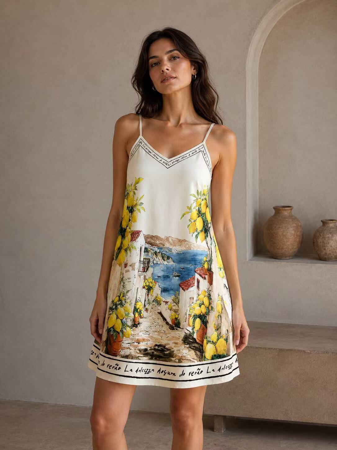 Wholesaler O.TD - Short summer dress with straps in Mediterranean lemon print