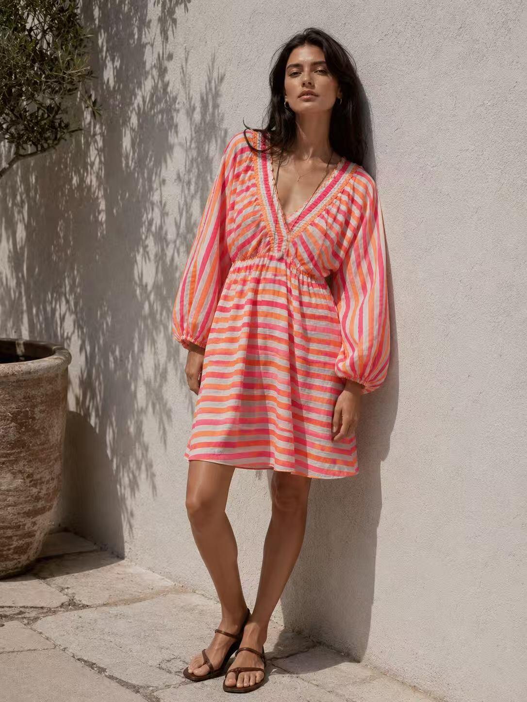 Wholesaler O.TD - Short V-neck dress with stripe print
