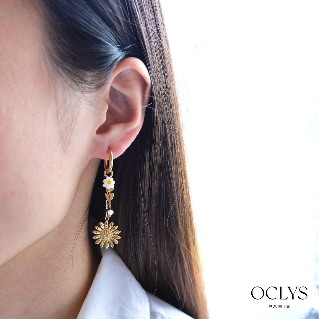 Wholesaler OCLYS - Dangling floral hoop earrings in gold-plated stainless steel Pina