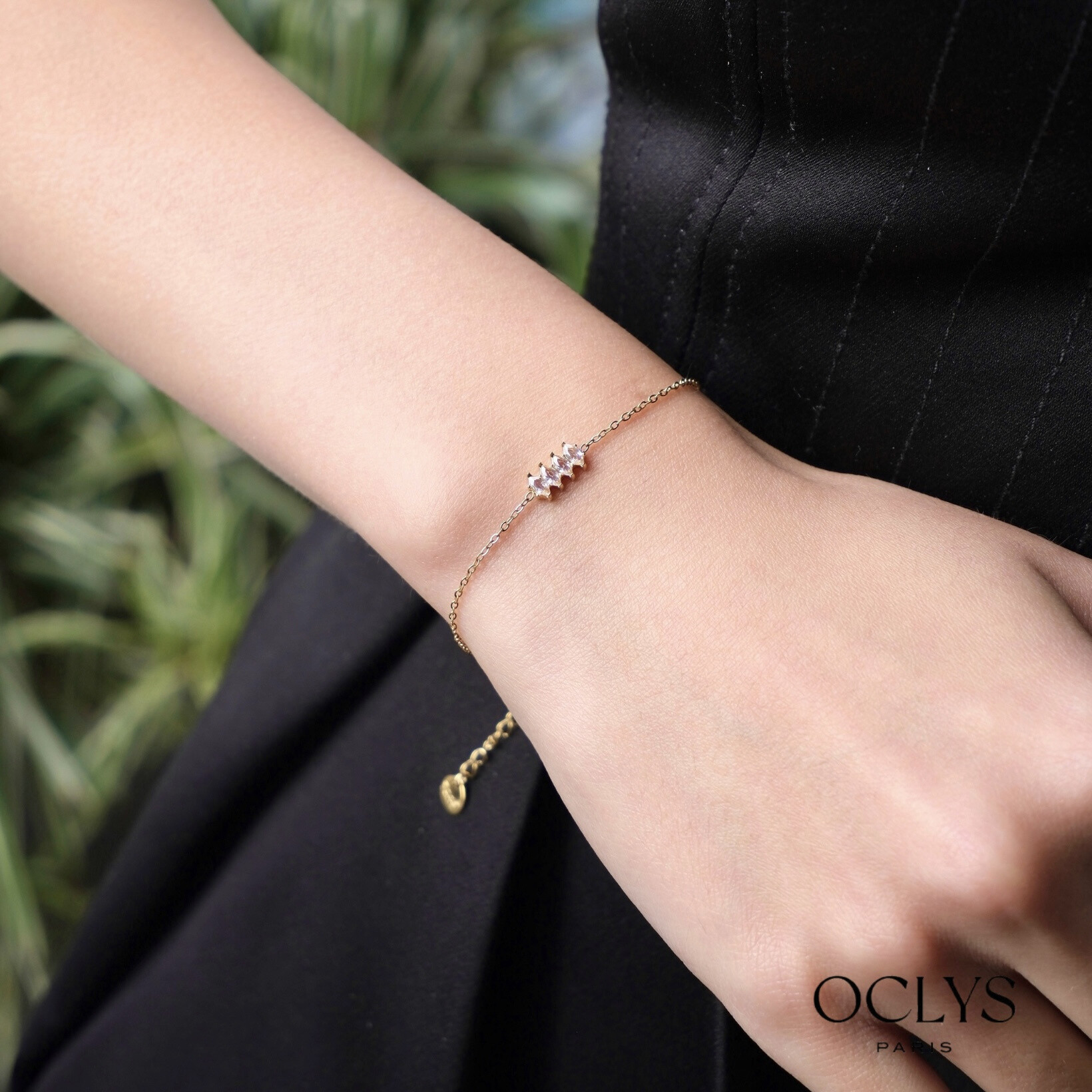 Großhändler OCLYS - Goldfarbenes Strass-Blume-Edelstahlarmband Cicilia