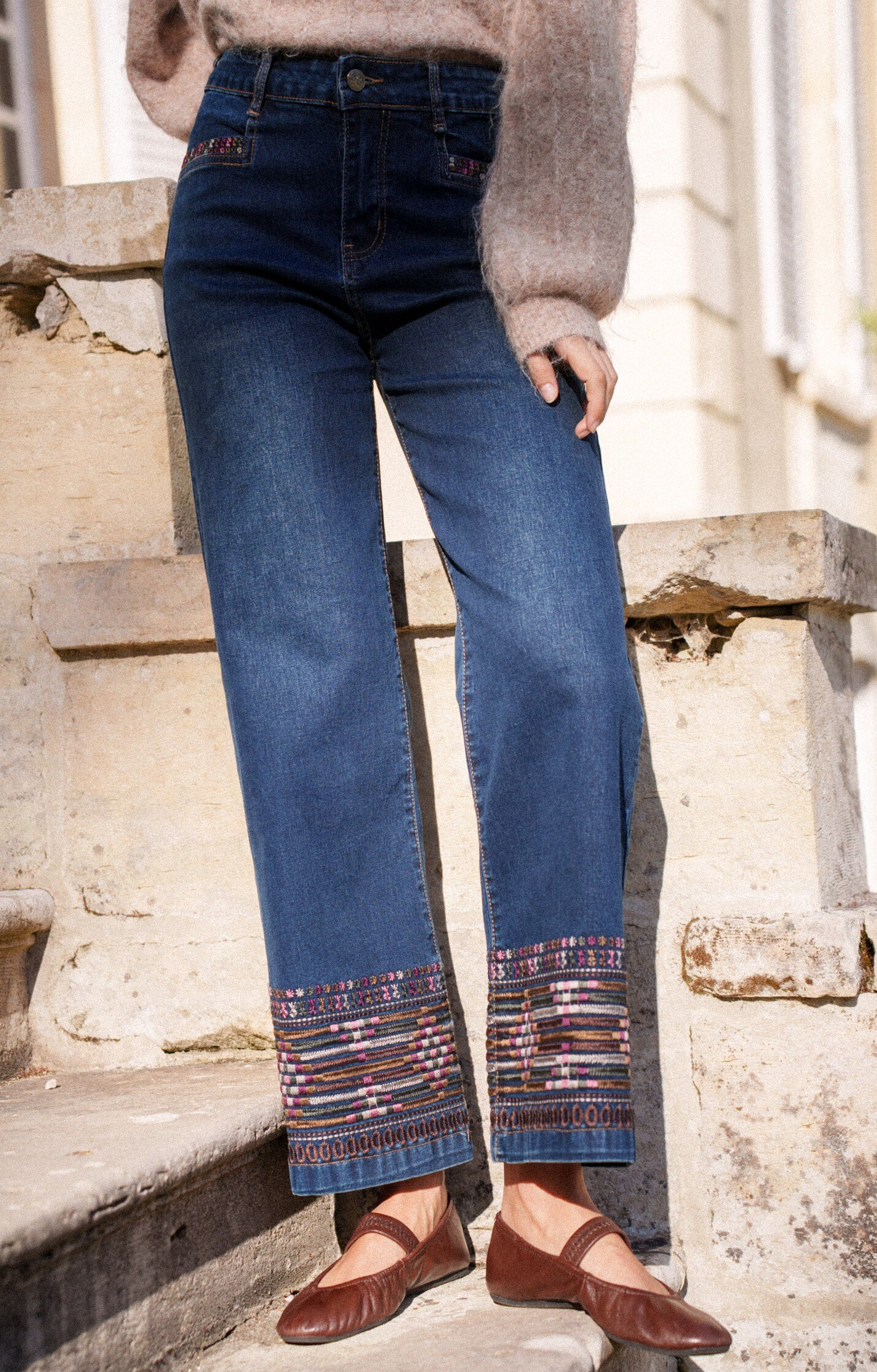 Grossiste ONADO (Maison Onado) - H8038-N pantalon  L'élégance aux détails ethniques