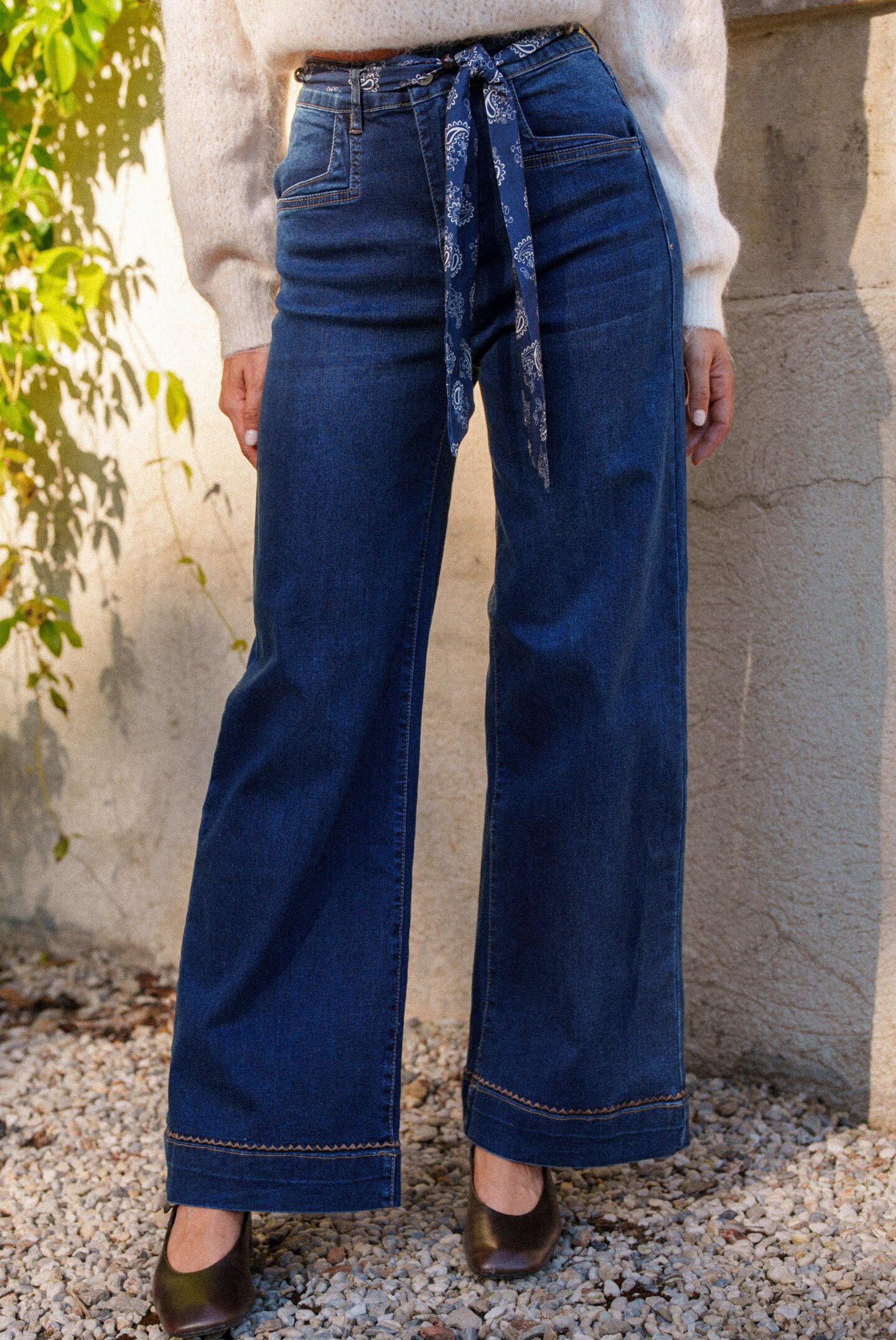 Grossiste ONADO (Maison Onado) - Jean wide leg taille haute – Ceinture foulard