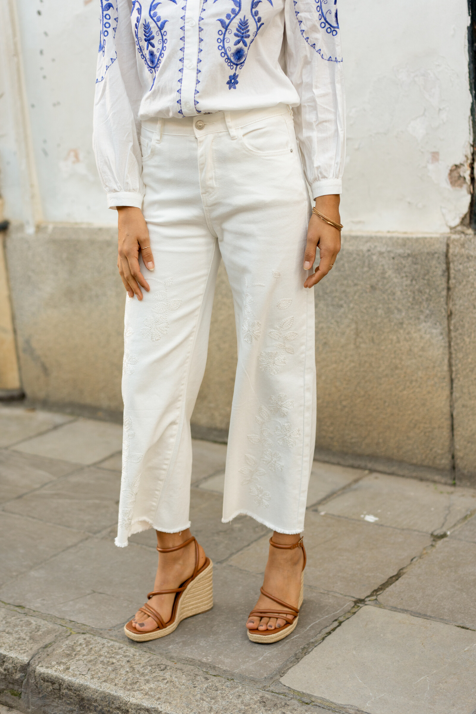 Grossiste ONADO - Pantalon Wide leg broderie fleur