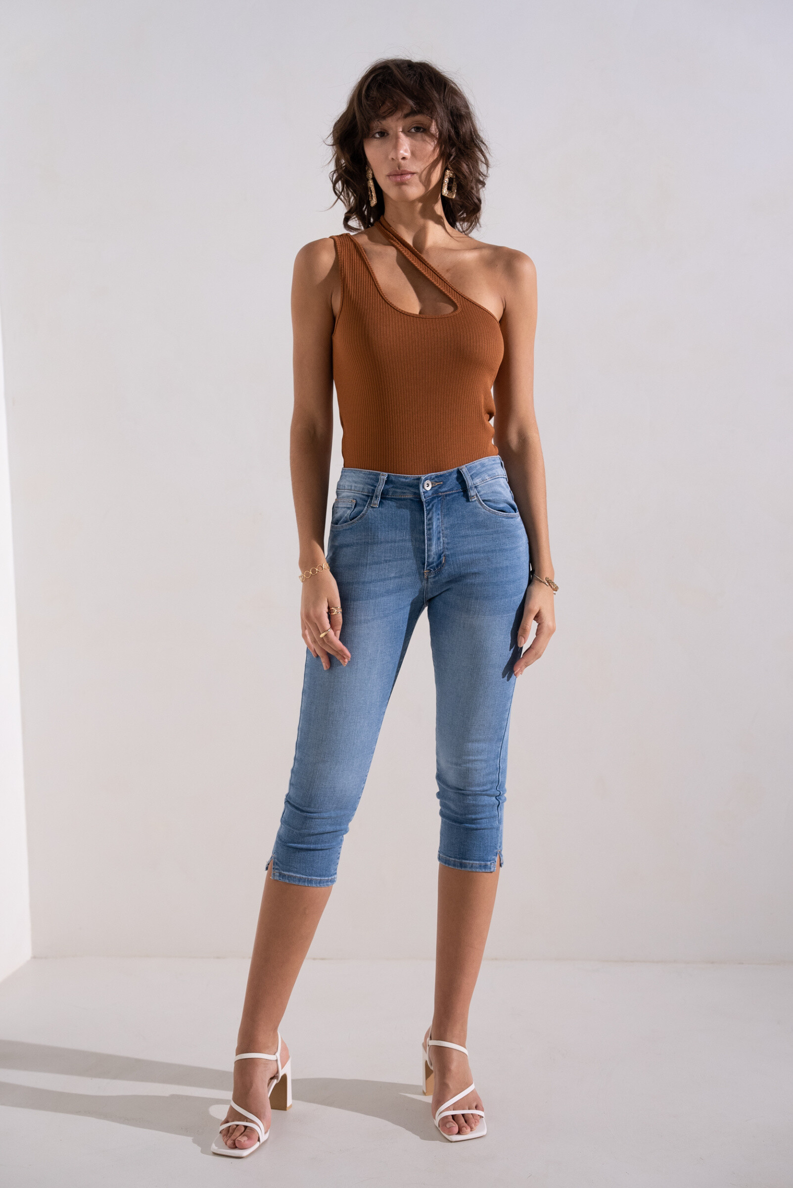 Grossiste ONADO - Pantalon Capri - Pantacourt - Mode