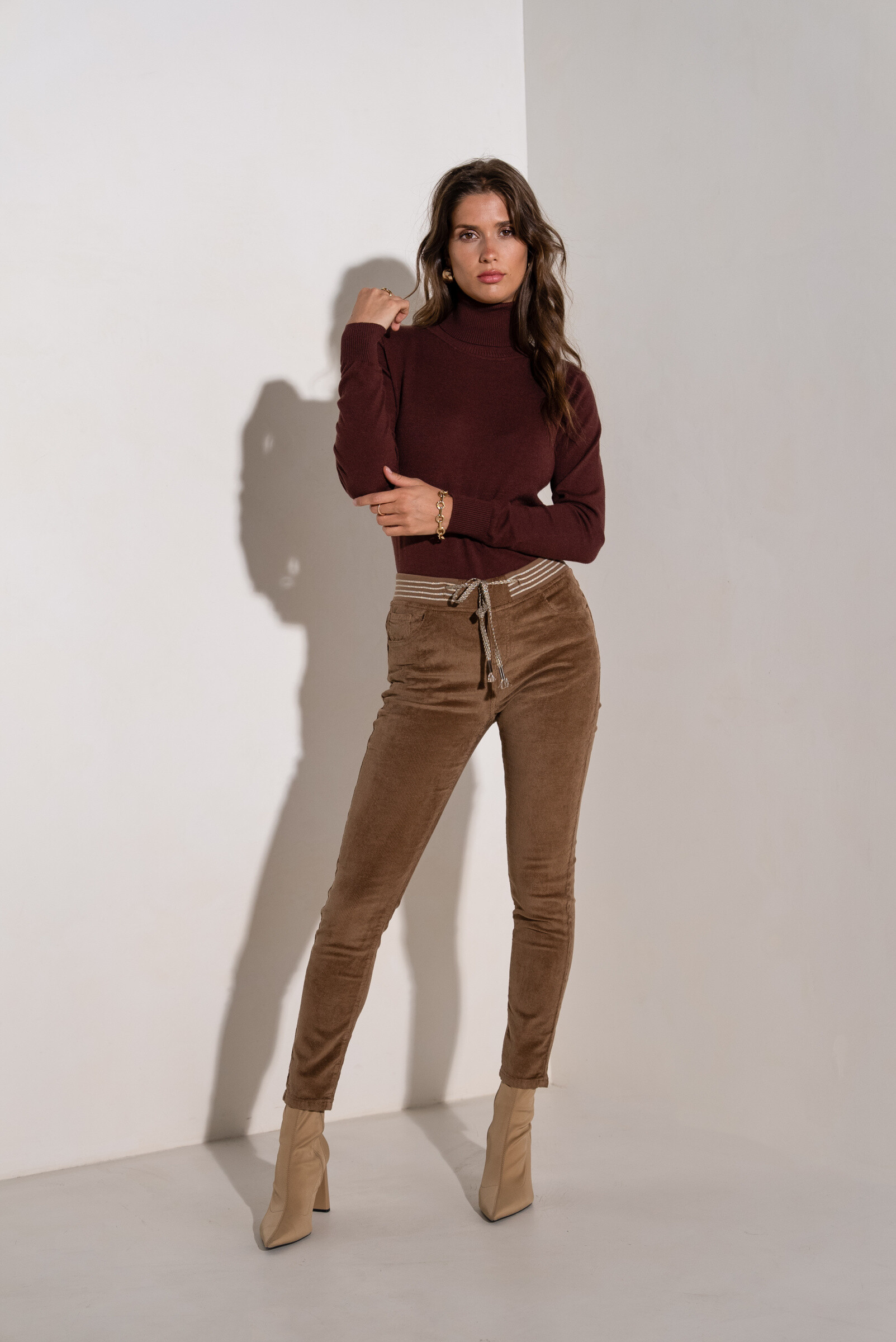 Wholesaler ONADO - Velvet Chino Pants