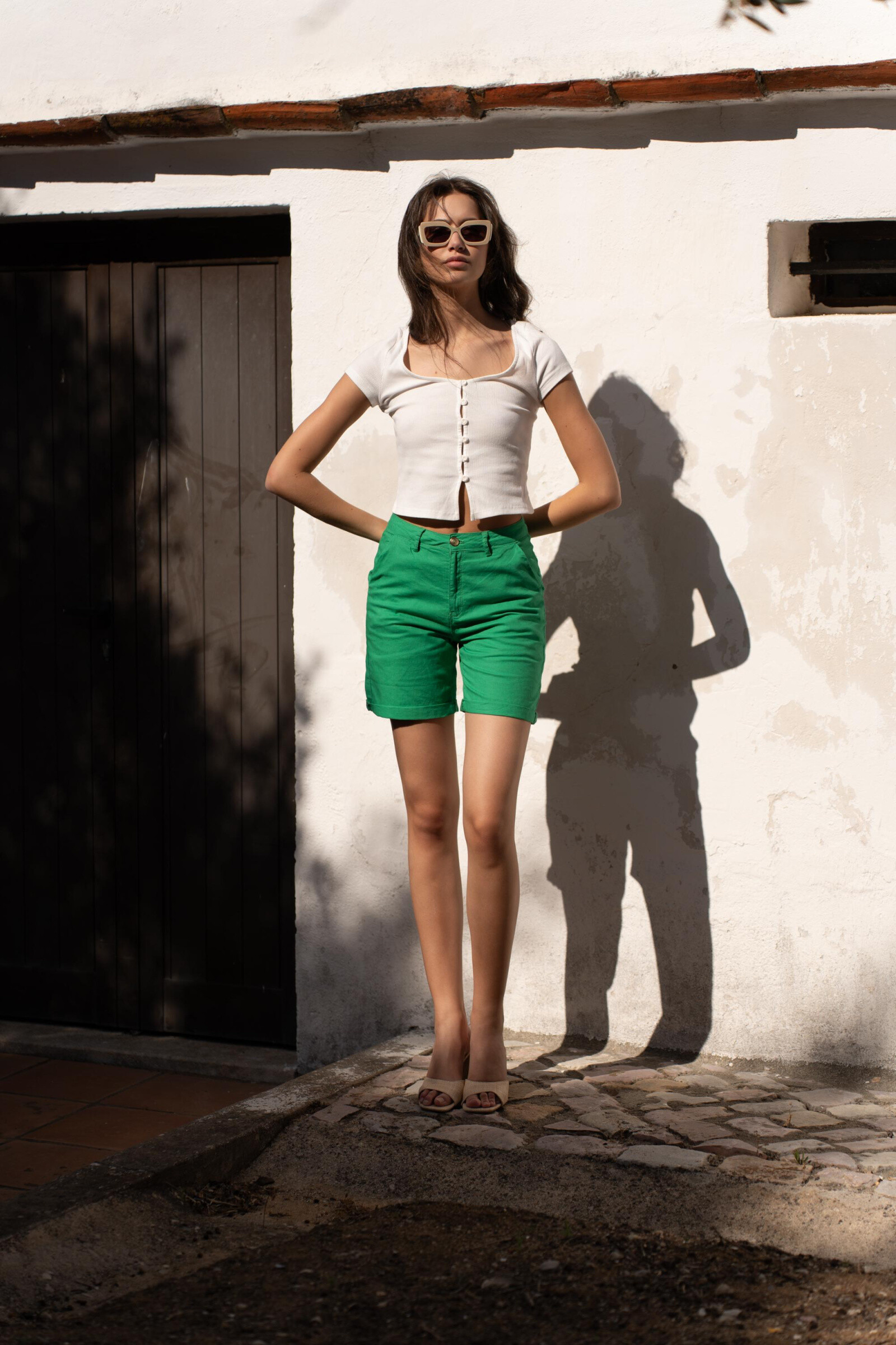 Grossiste ONADO - Short chino en lin naturel avec doublure