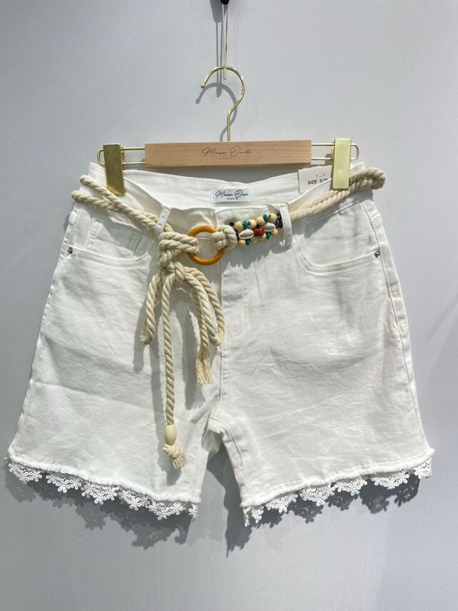 Großhändler ONADO - Gürtel- und Spitzenshorts