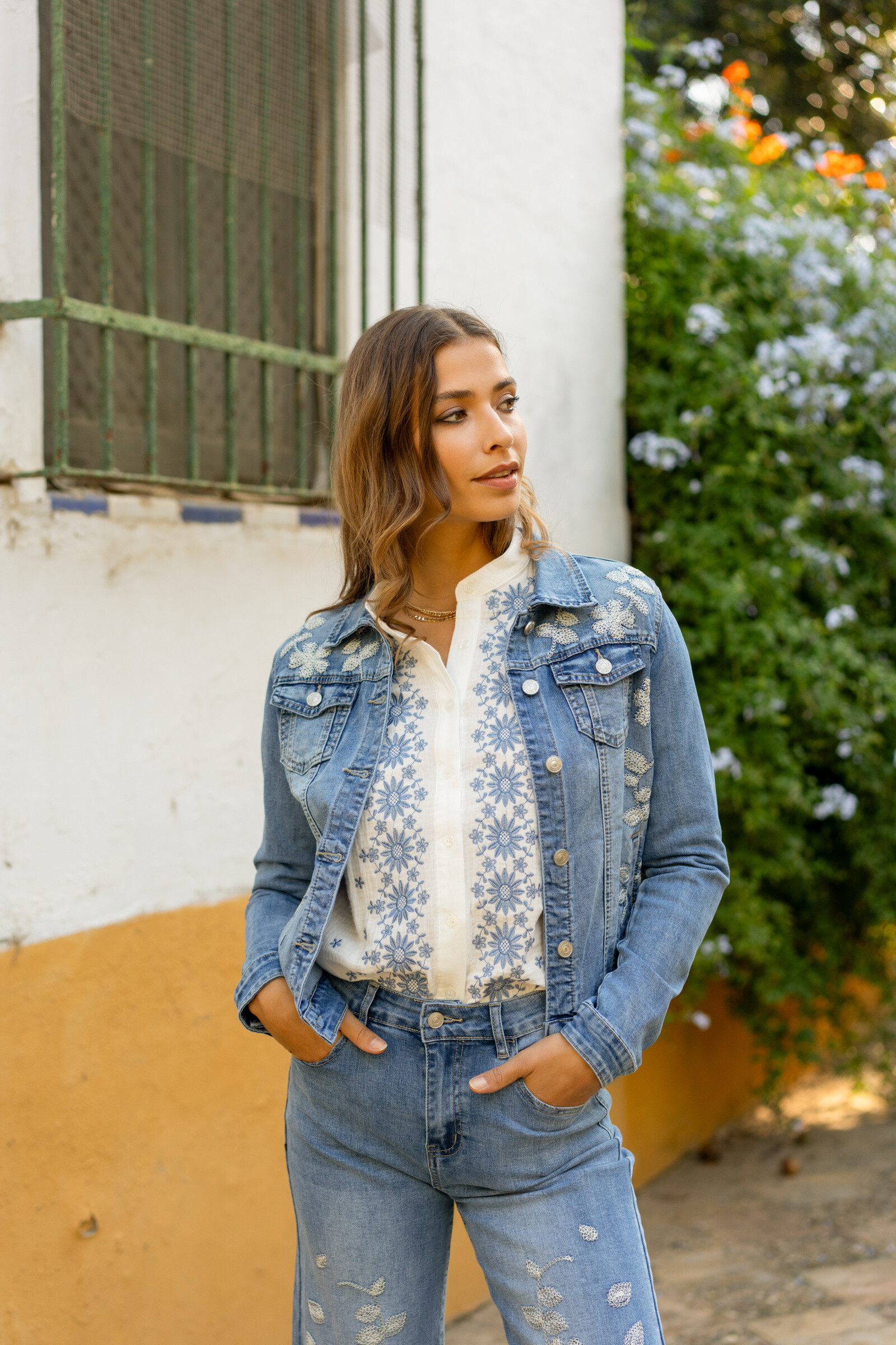 Wholesaler ONADO - Jackets with embroidery