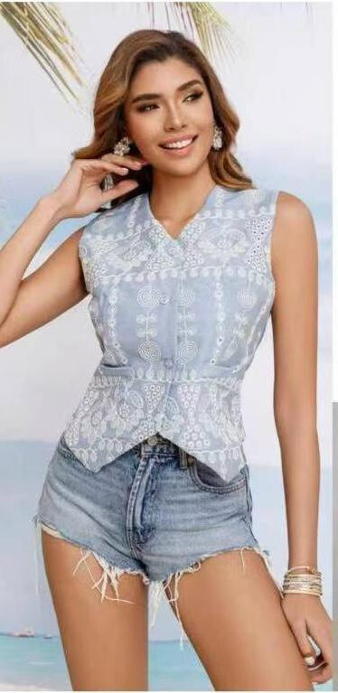 Wholesaler OOKA - Embroidered vest