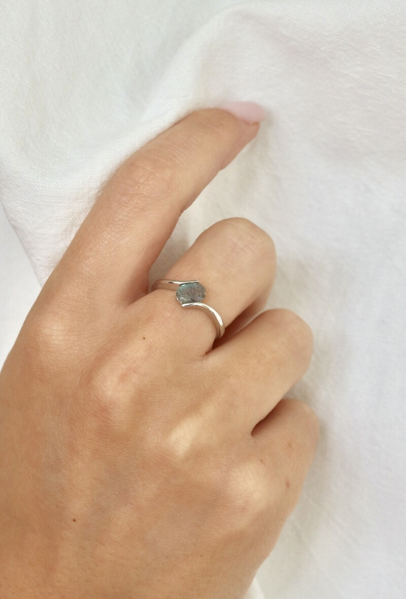 Wholesaler OPALOOK FRANCE - Ring with multicolored labradorite, in silver-CVL-BA005-LB