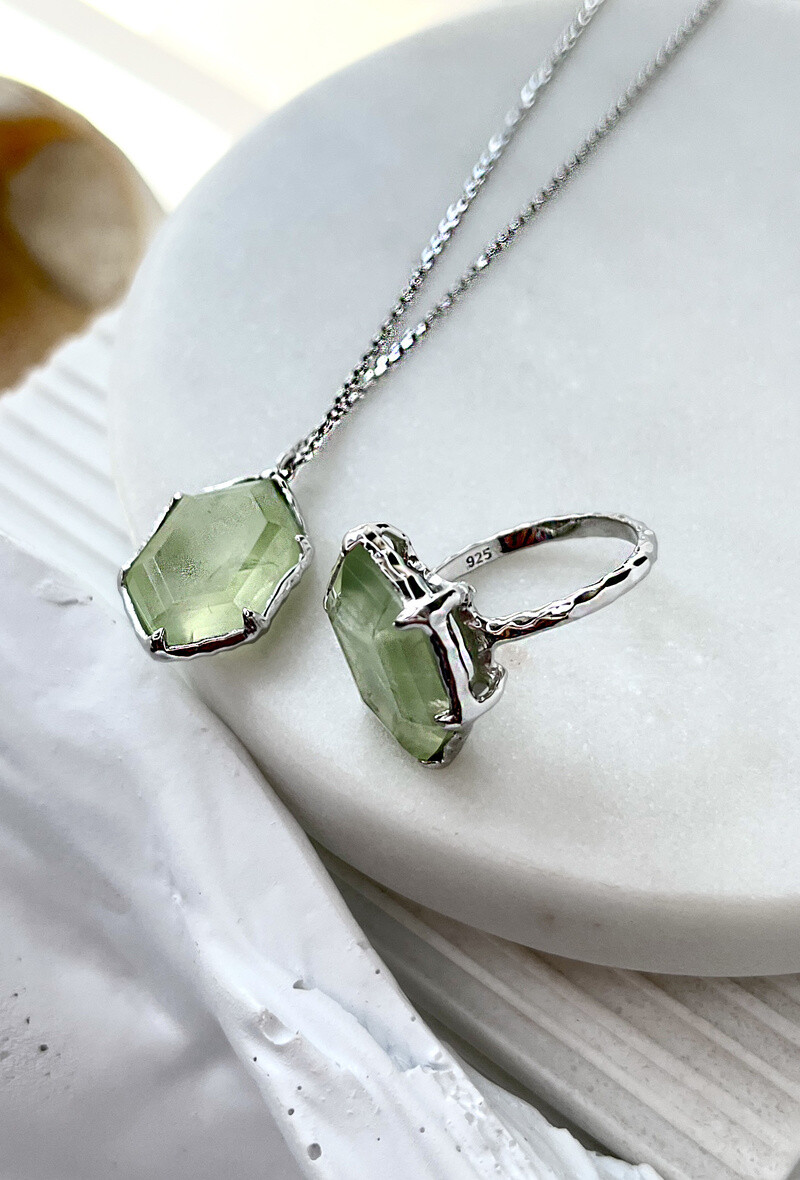 Wholesaler OPALOOK FRANCE - Ring with natural green prehnite, in rhodied silver 925 - CJF -BA070