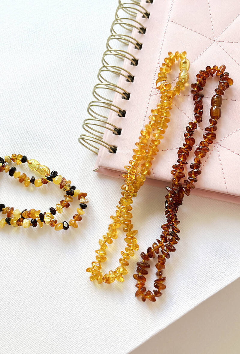Wholesaler OPALOOK FRANCE - Necklace with amber honey chips, 32 - 33 cm - nb33h -clip