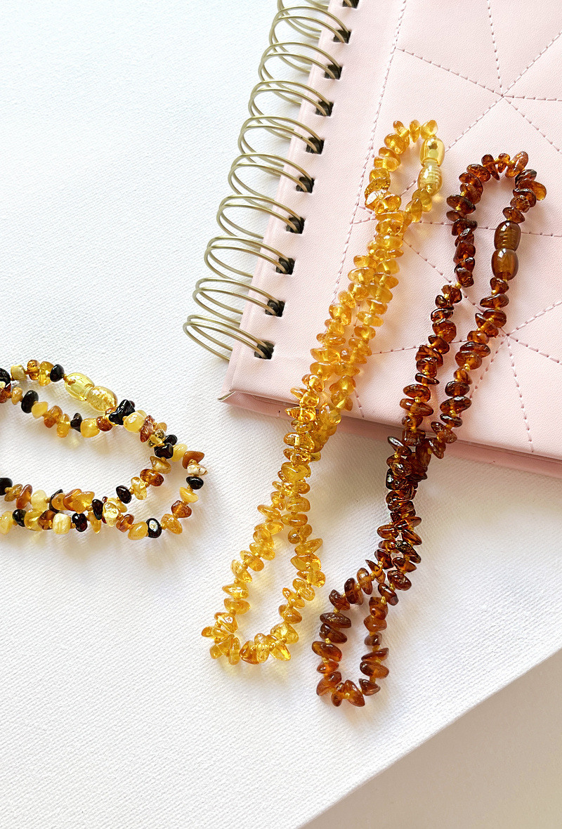 Wholesaler OPALOOK FRANCE - Necklace with amber honey chips, 32 - 33 cm - nb33h -clip
