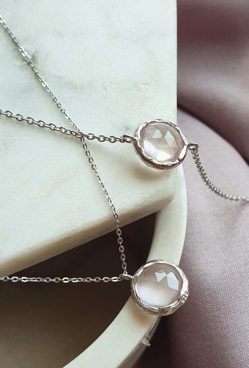 Grossiste OPALOOK FRANCE - Collier avec quartz rose, en argent rhodié 925, 42+3cm - CJF-CL002-QR