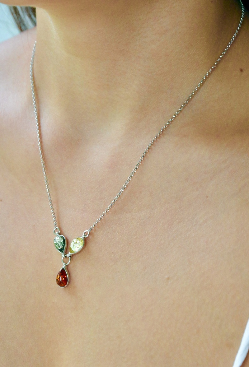 Grossiste OPALOOK FRANCE - Collier avec ambre multicolore goutte, en argent rhodié 925 - KM206NR