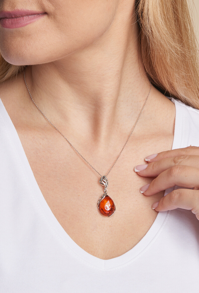 Wholesaler OPALOOK FRANCE - Baltic natural cognac amber pendant, 925 silver - GDW55R