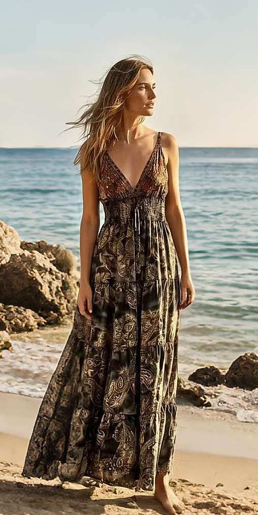 Wholesaler OPTIMUM FASHION - Long bohemian-style dress with a V-neck and thin straps, embroidered.
