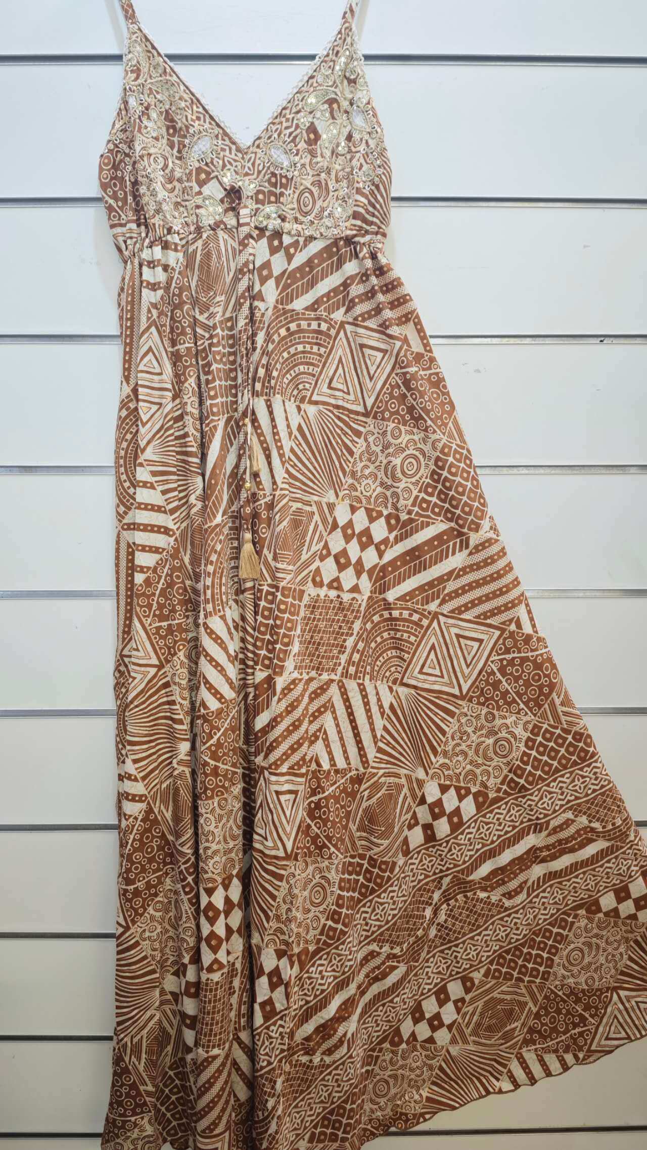 Mayorista OPTIMUM FASHION - Vestidos con estampado vintage y cuentas