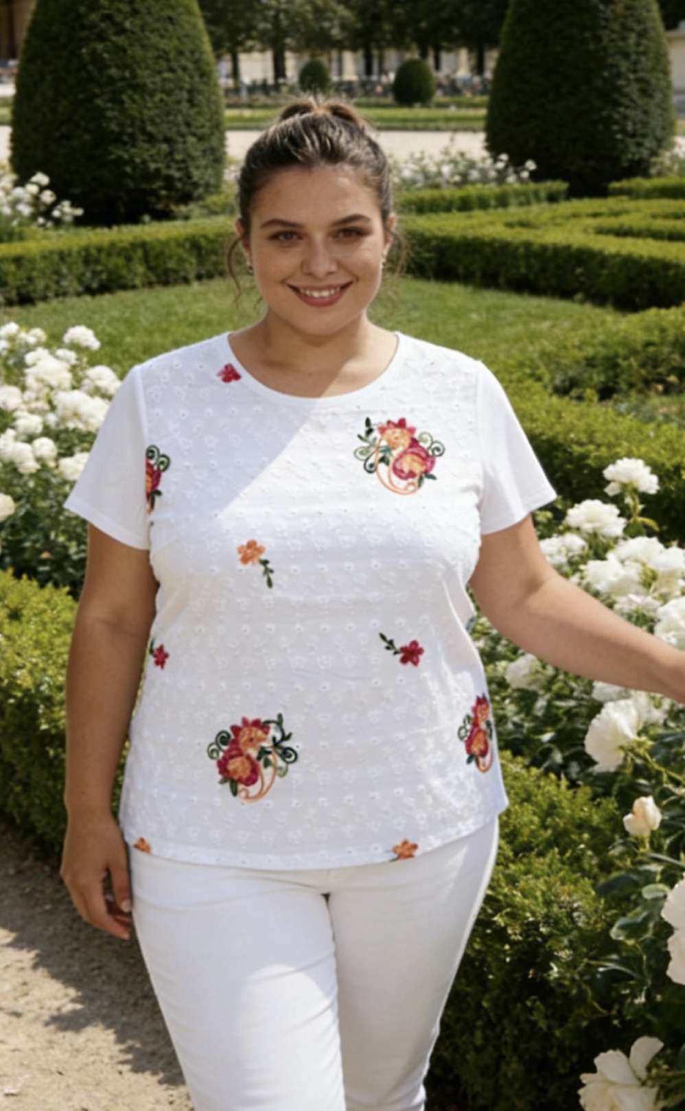 Wholesaler OPTIMUM FASHION - Plus size sweater with openwork embroidery