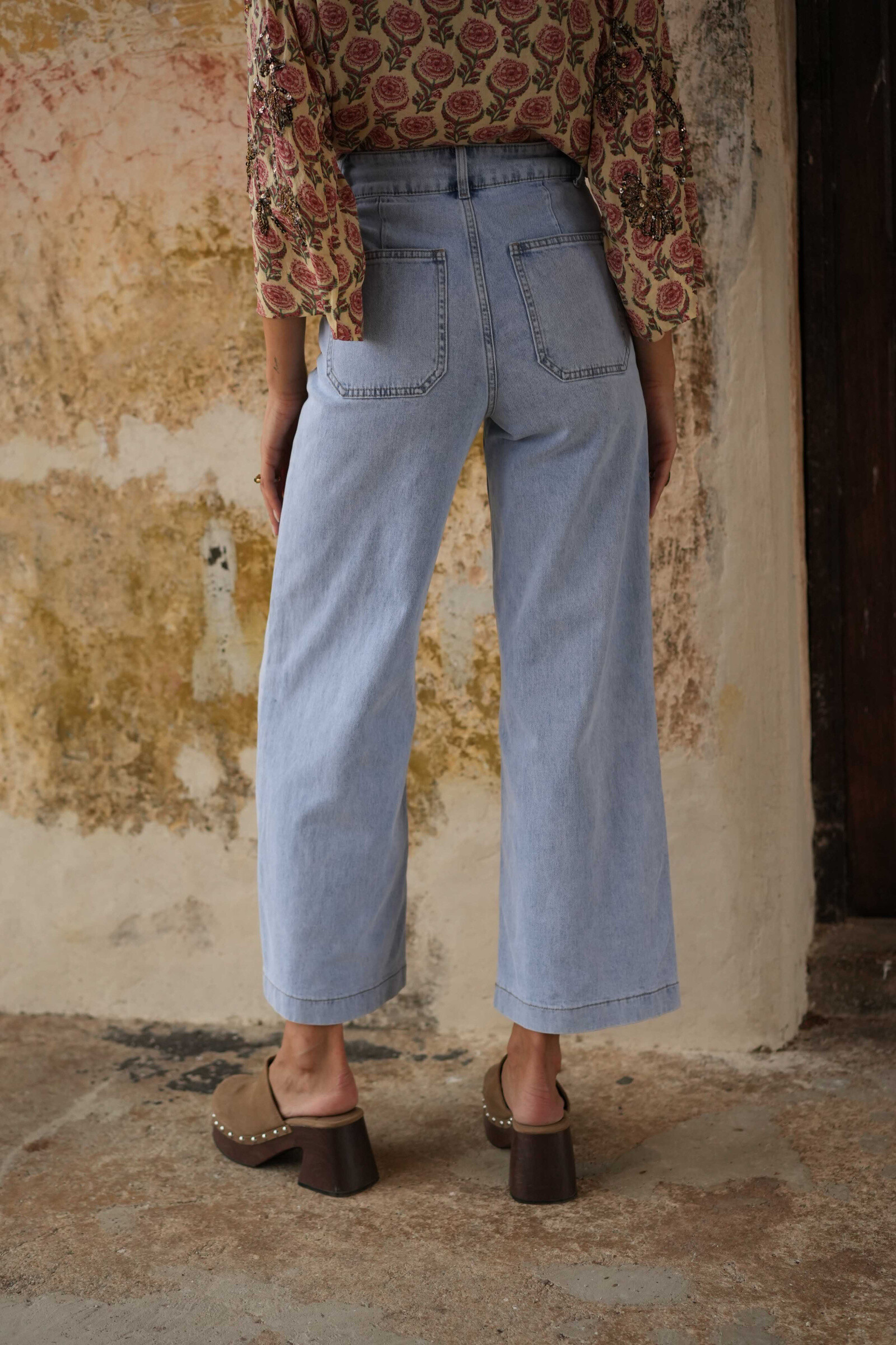 Violette Jeans mit weitem Bein - Himmelblau - 4 - Großformat