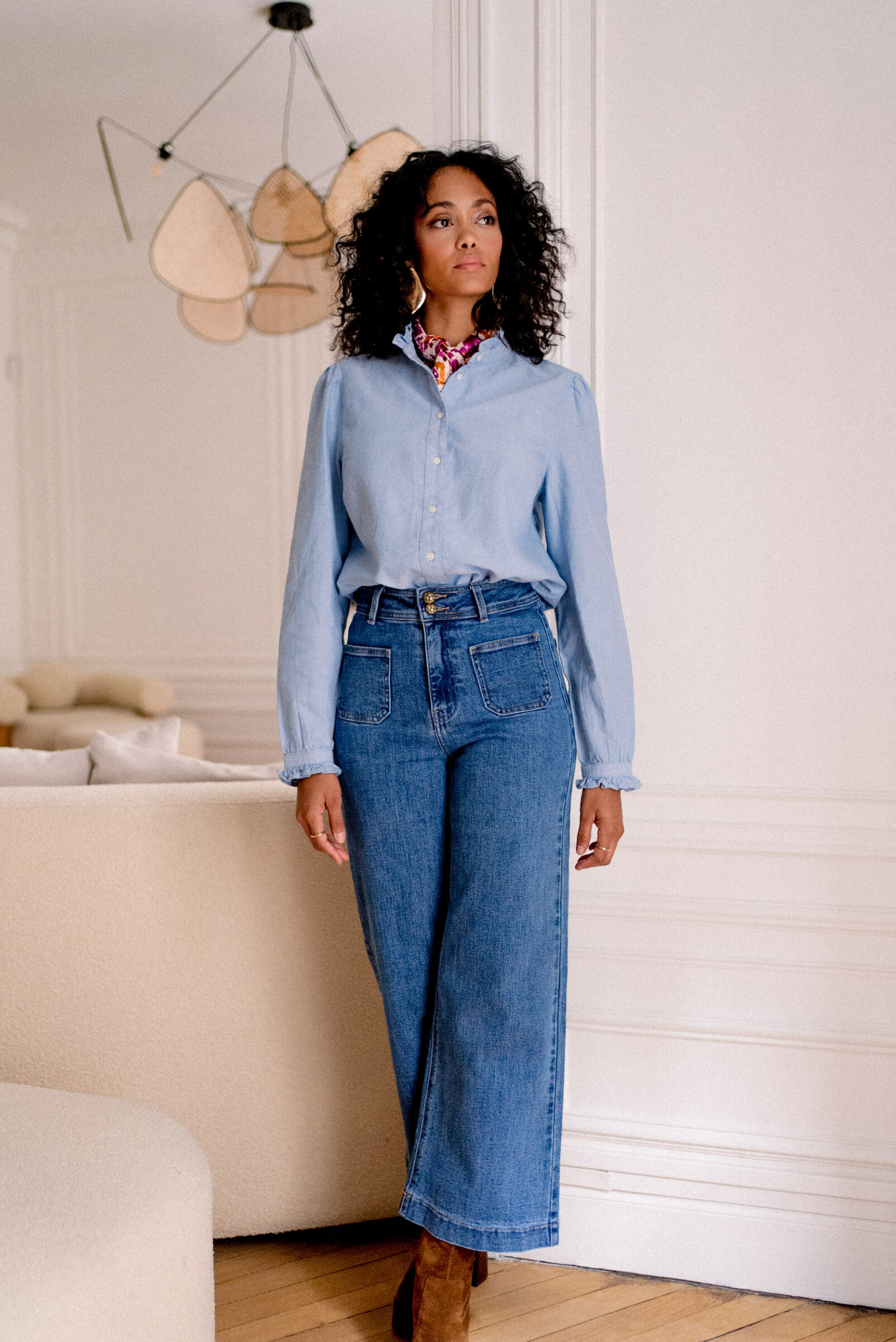 Violette Jeans mit weitem Bein - Blau - 1 - Großformat
