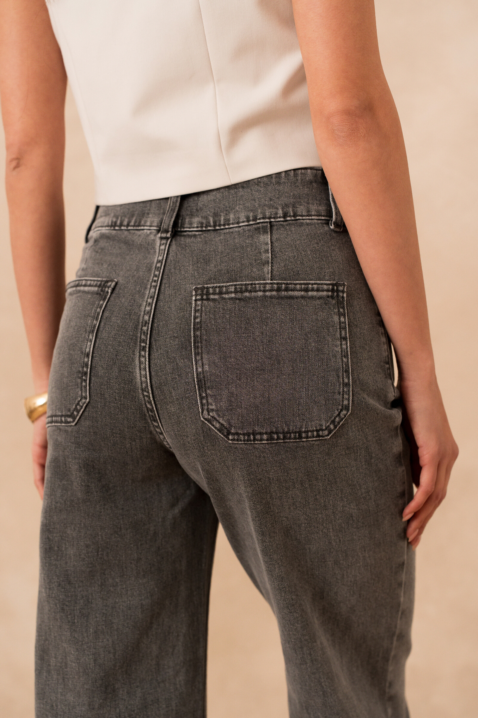 Violette Jeans mit weitem Bein - Hellgrau - 4 - Großformat