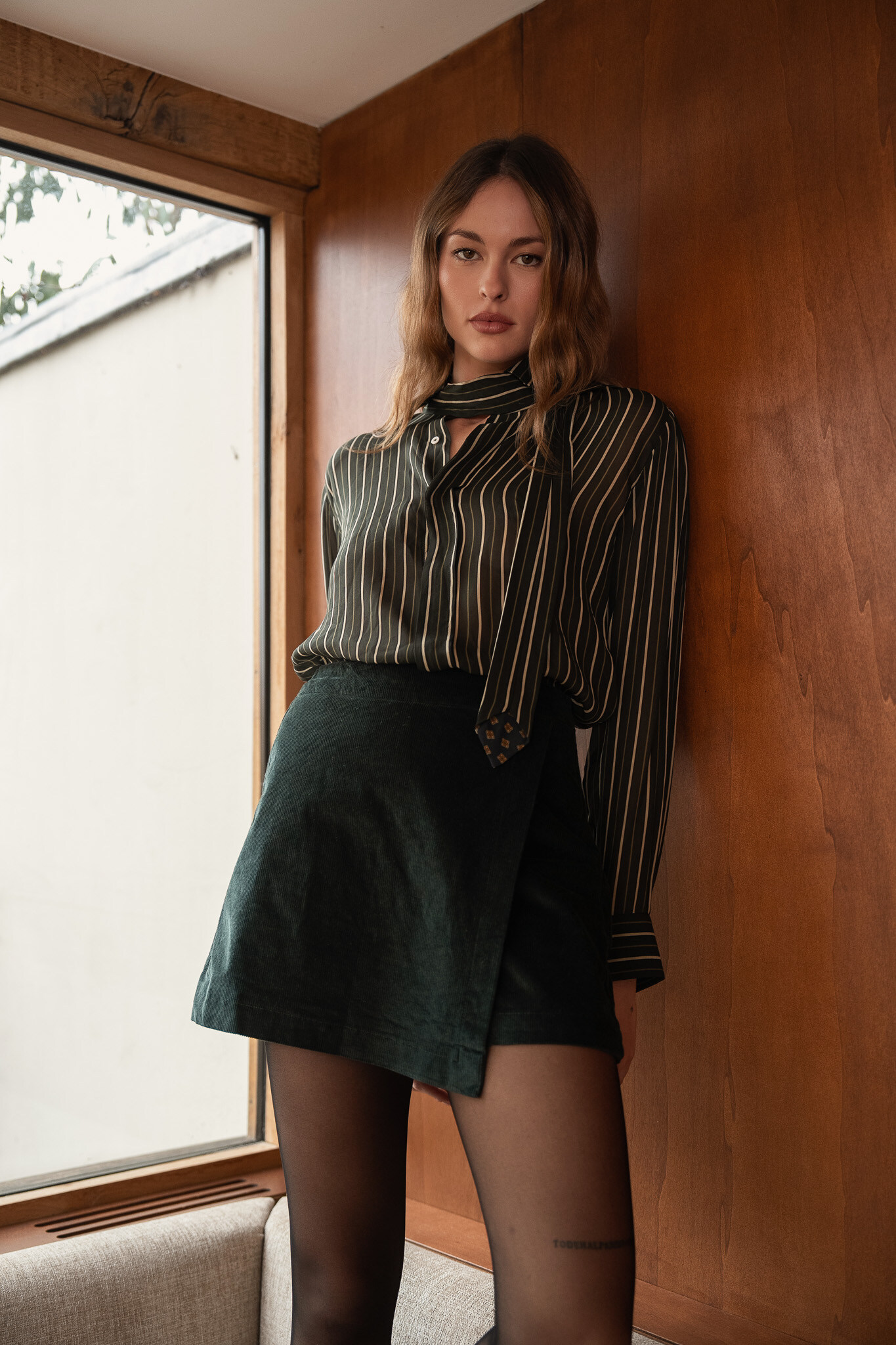 Jupe short en velour côtelé Orelle avec fermeture derrière