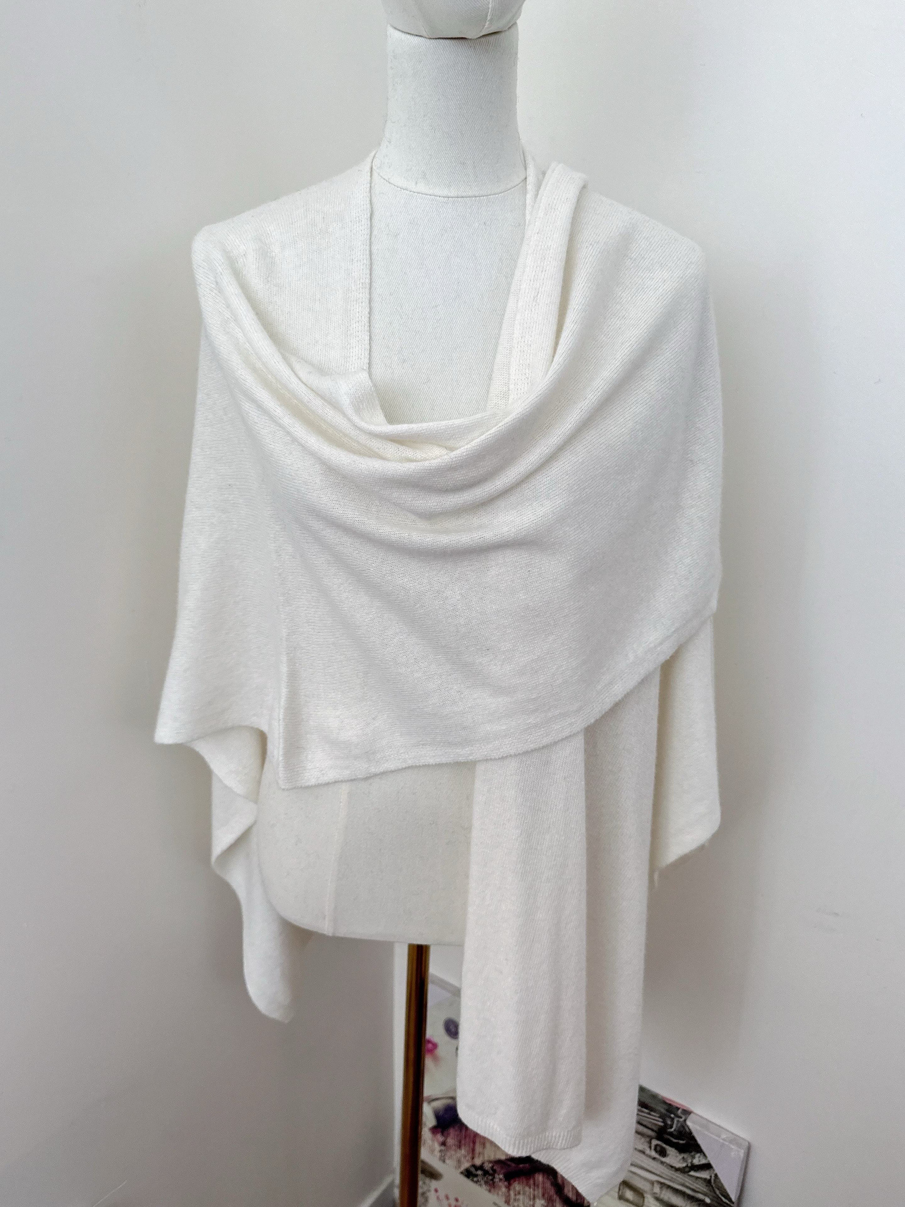 Grossiste Orice - Cape poncho en maille off white