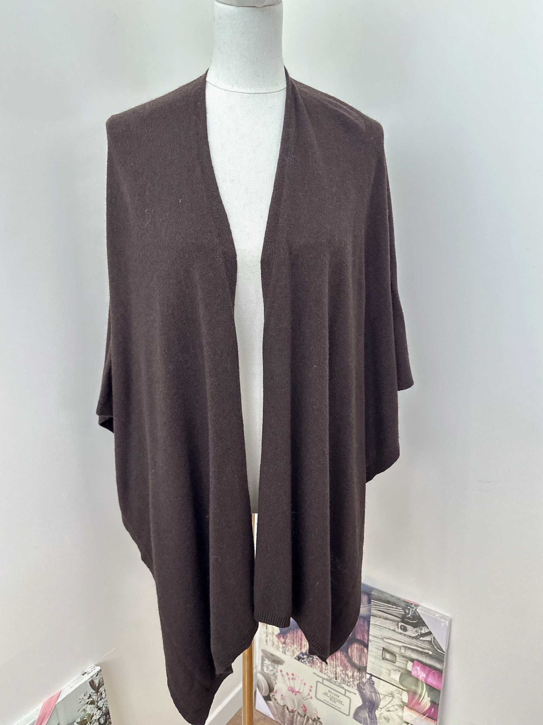 Grossiste Orice - Cape poncho en maille marron