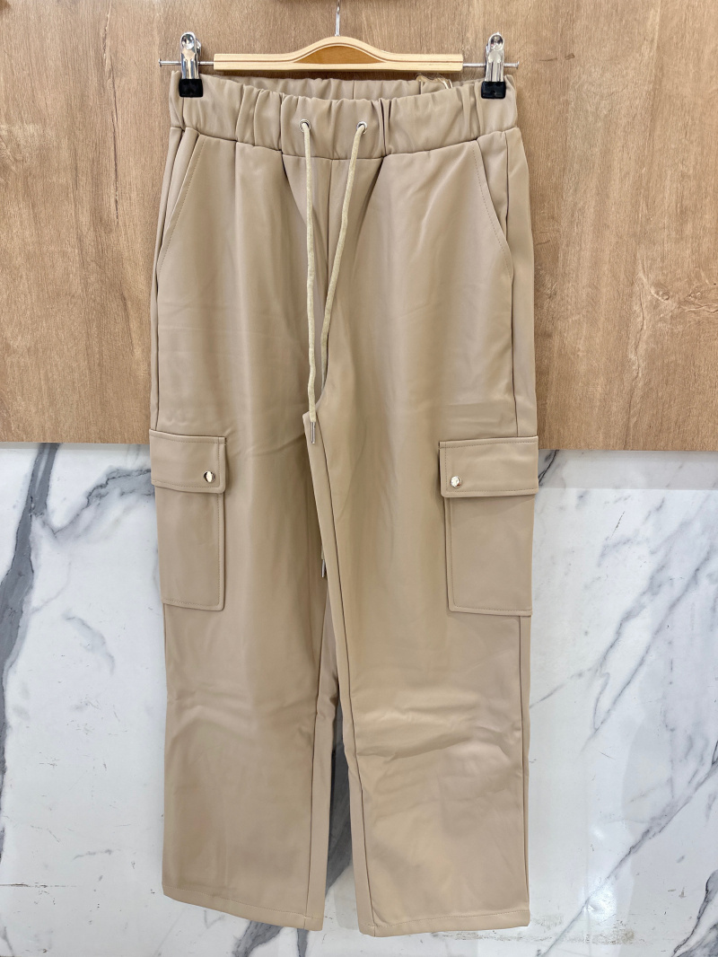 Wholesaler Orice - Faux leather pants with cargo pockets