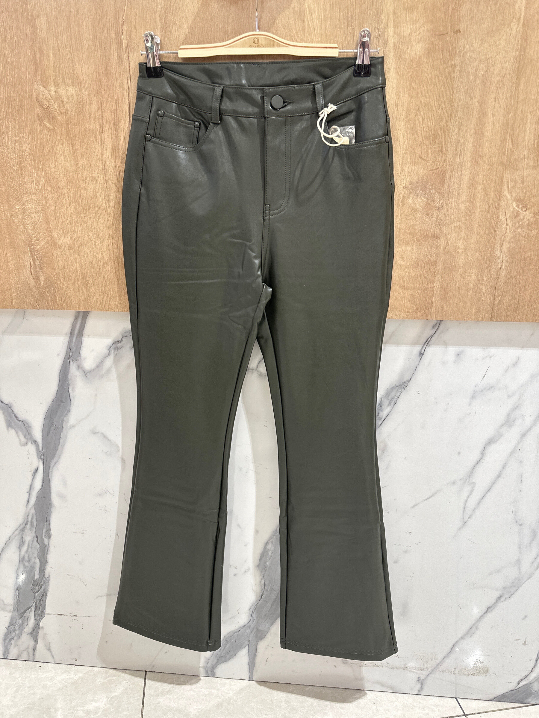 Grossiste Orice - Pantalon Flare kaki en Similicuir