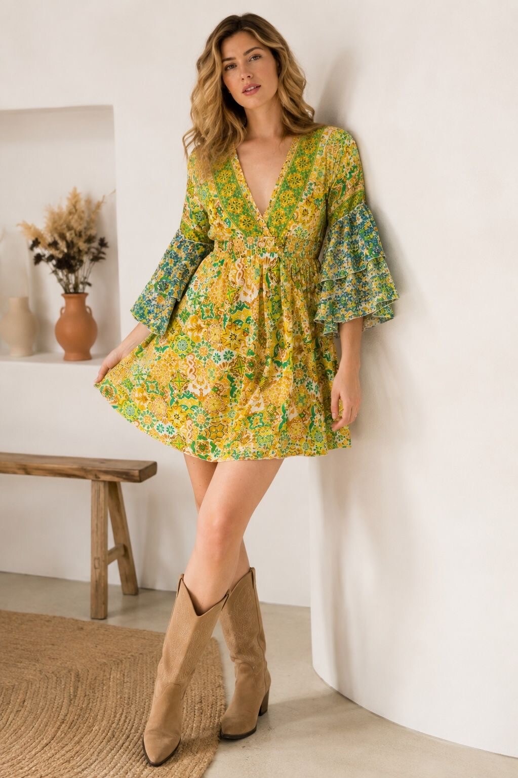 Grossiste Orice - ROBE COURTE AVEC BORDE SUR MANCHE,