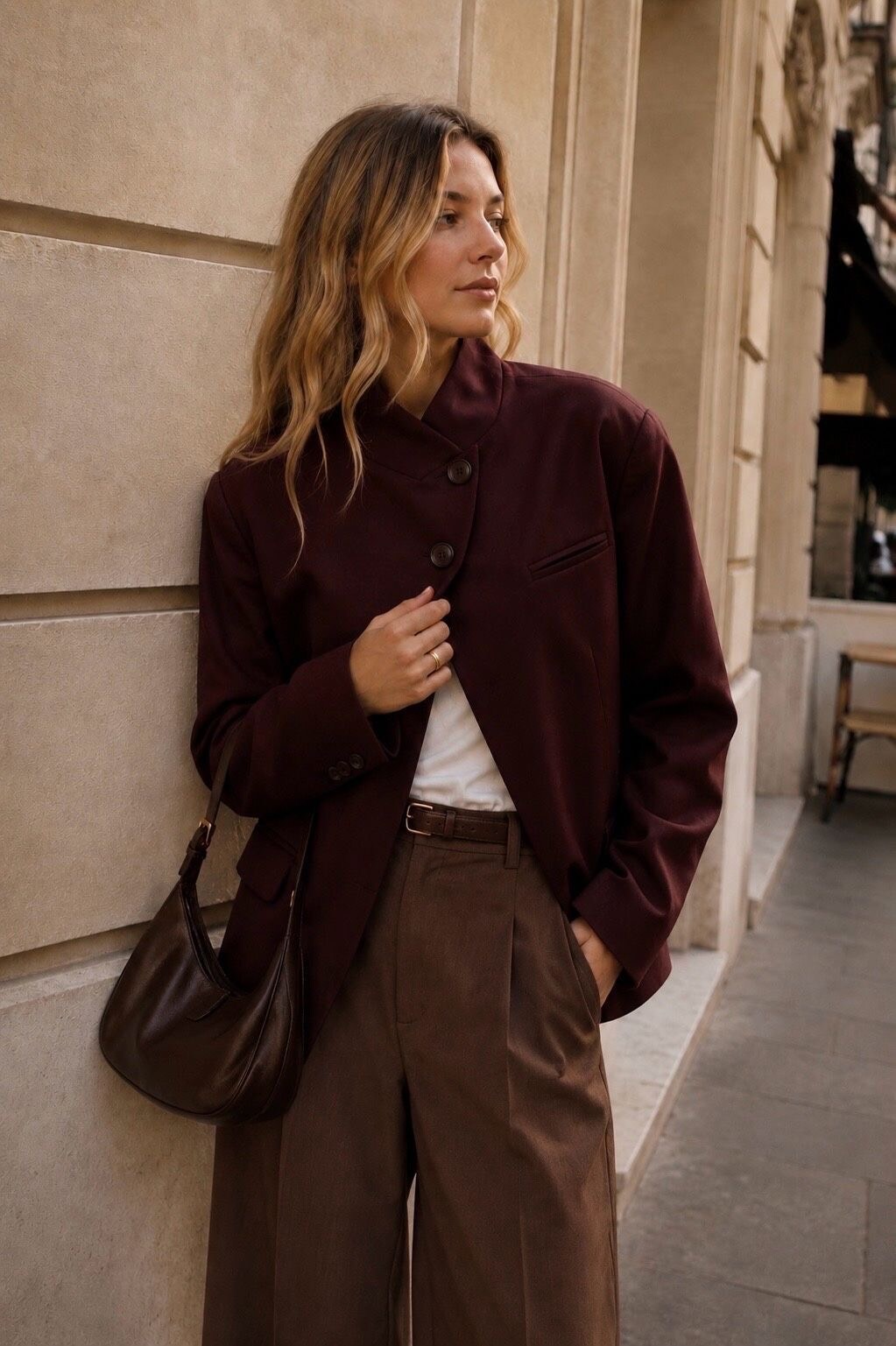 Großhändler Orice - Asymmetrischer Blazer mit hohem Kragen und doppelreihiger Knopfleiste