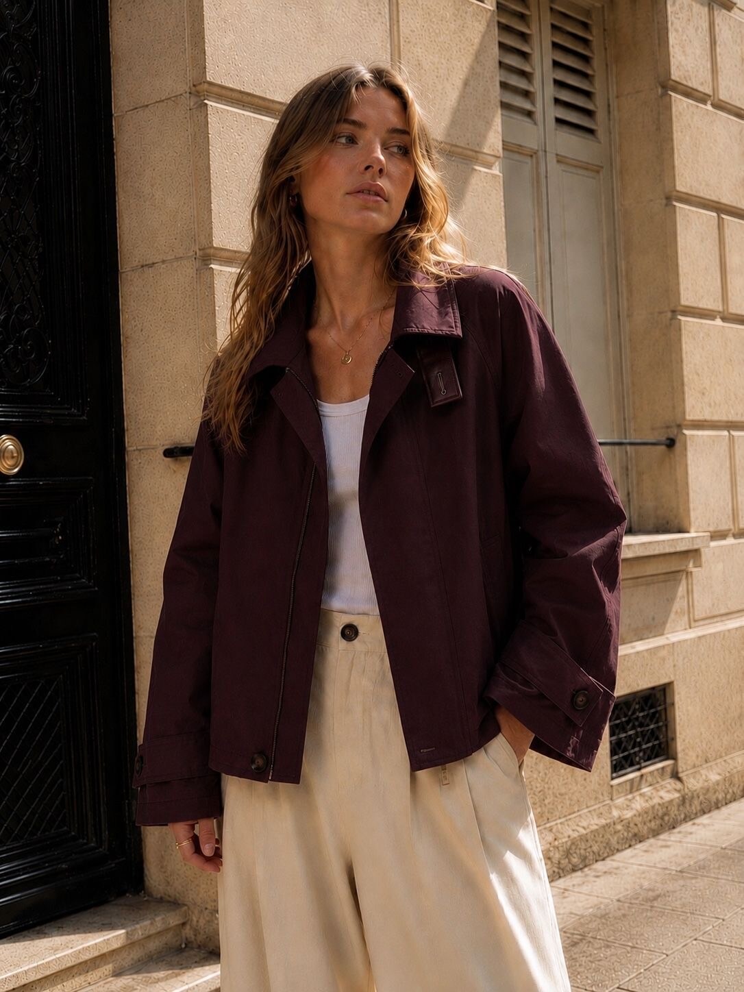 Grossiste Orice - Veste courte style trench avec patte de col en similicuir