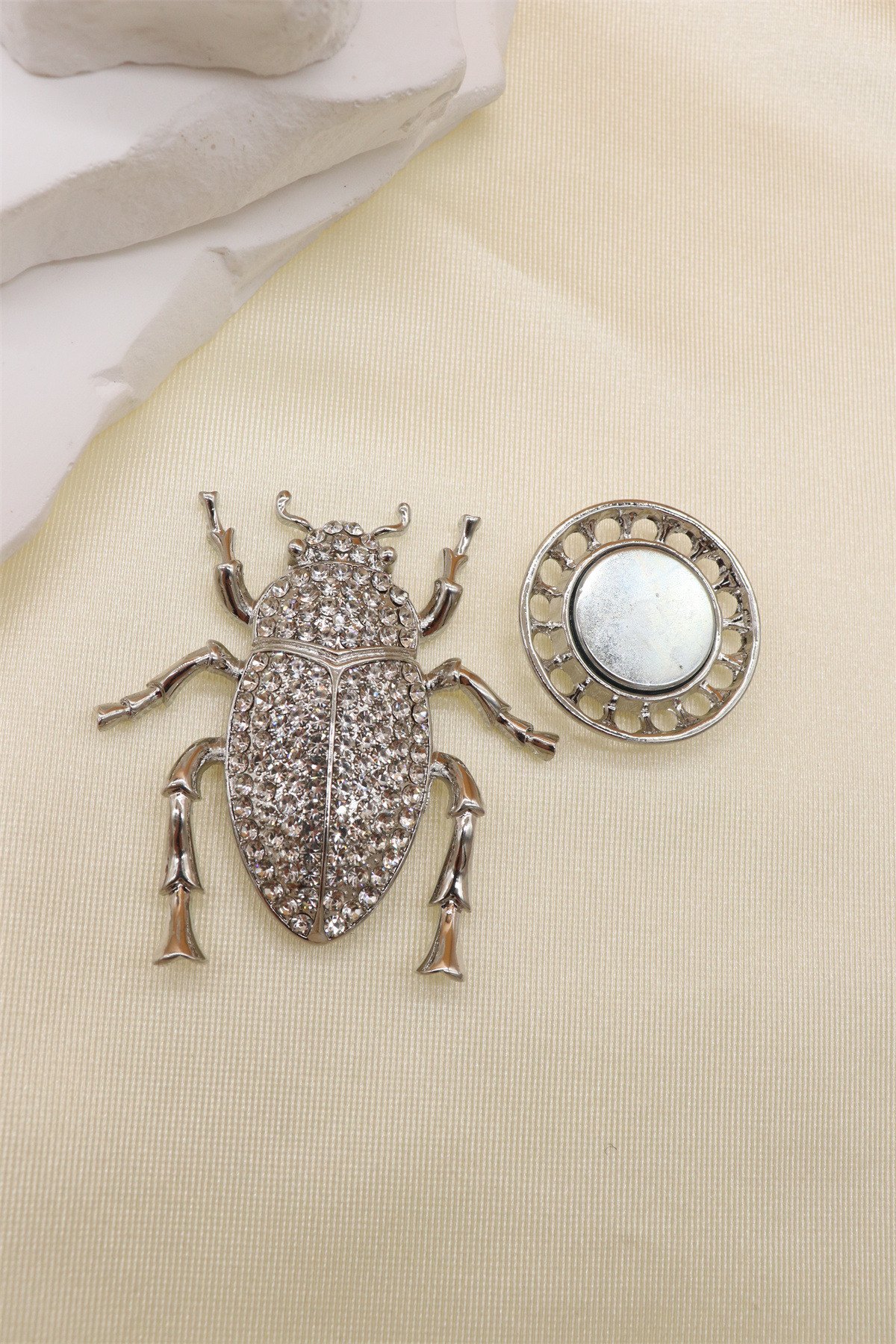 Wholesaler Orient Express - Magnetic brooch