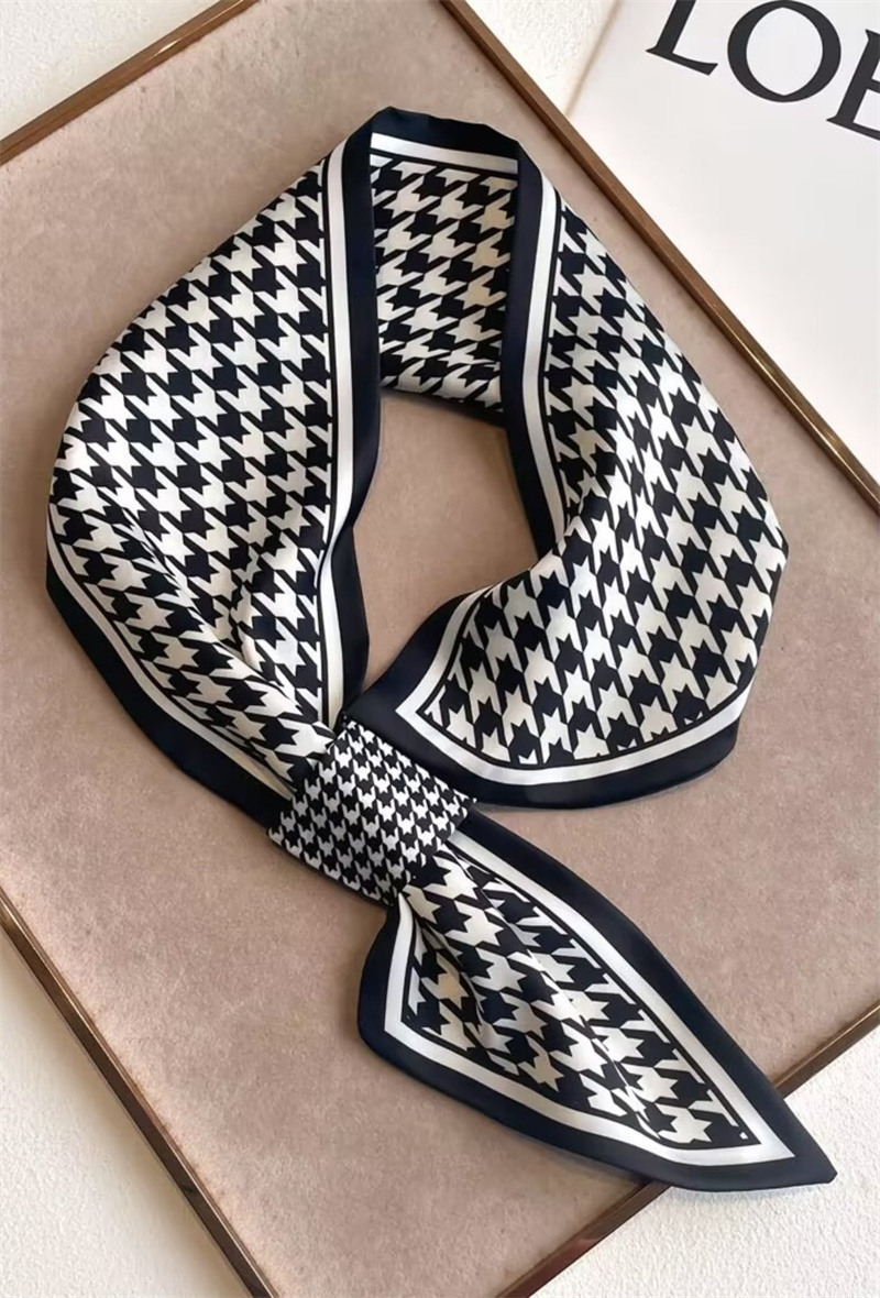 Wholesaler ORIENT&CO - Versatile small scarf