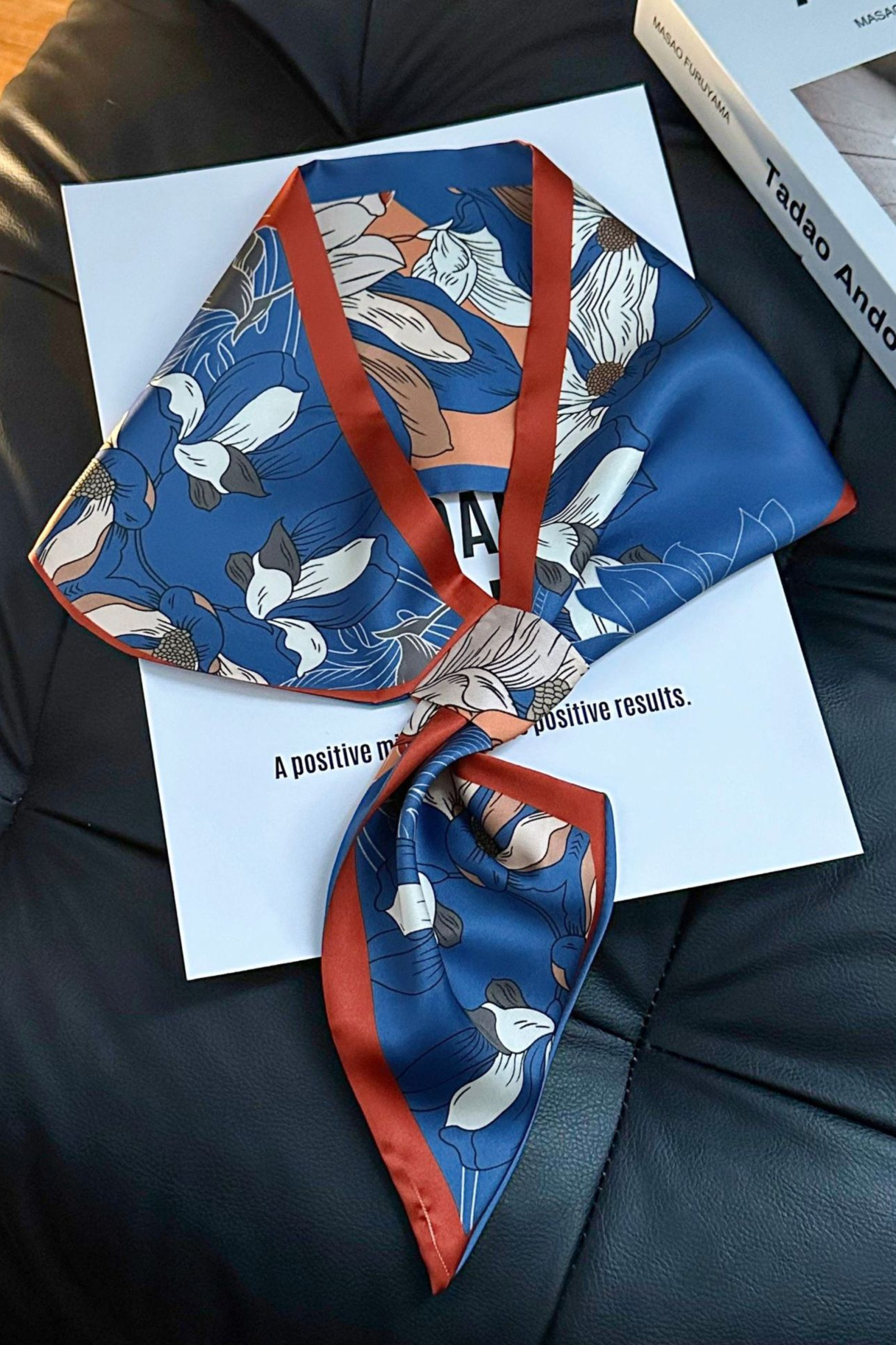 Wholesaler ORIENT&CO - Versatile small scarf