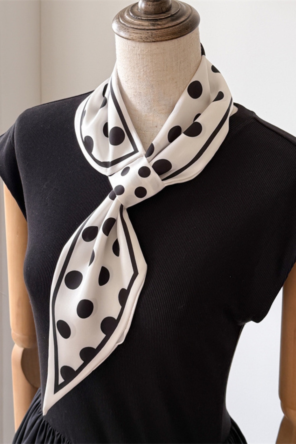 Wholesaler ORIENT&CO - Versatile small scarf
