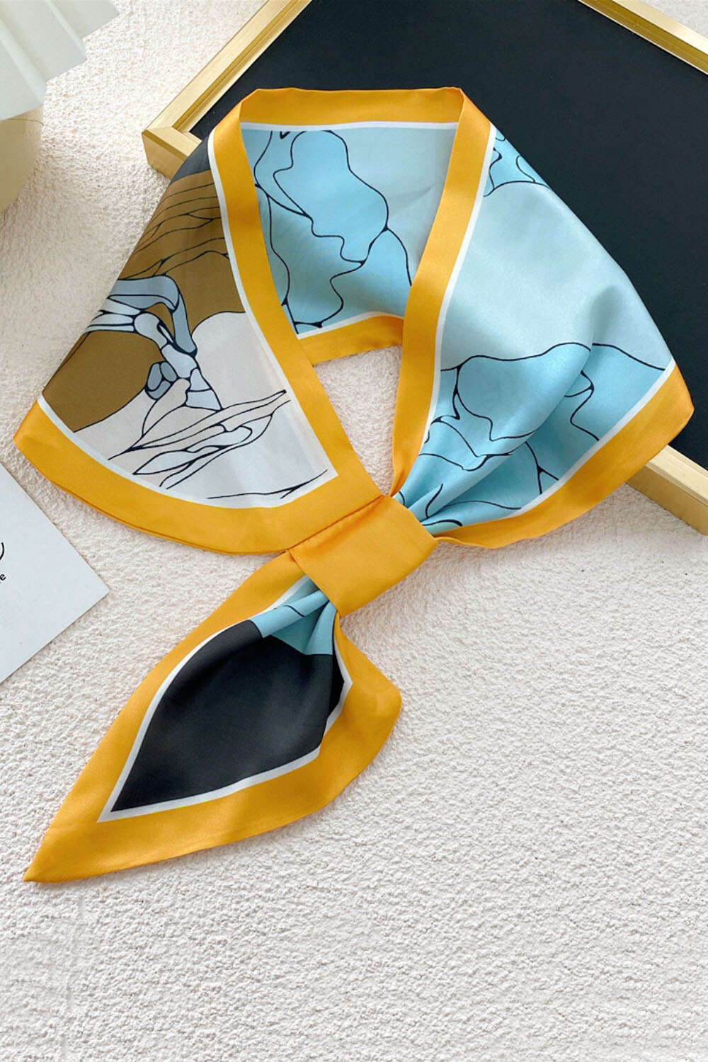Wholesaler ORIENT&CO - Versatile small scarf