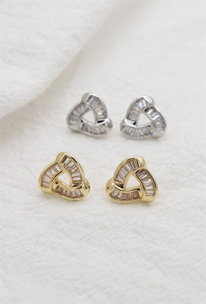 Grossiste Orient Express - Boucles d'oreilles en alliage de cuivre​​ et zircones​.