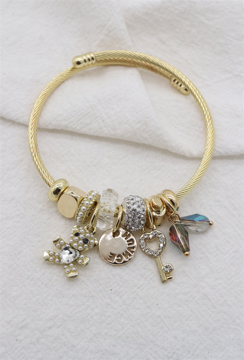 Grossista Orient Express - Bracciale decorato con ciondolo in metallo