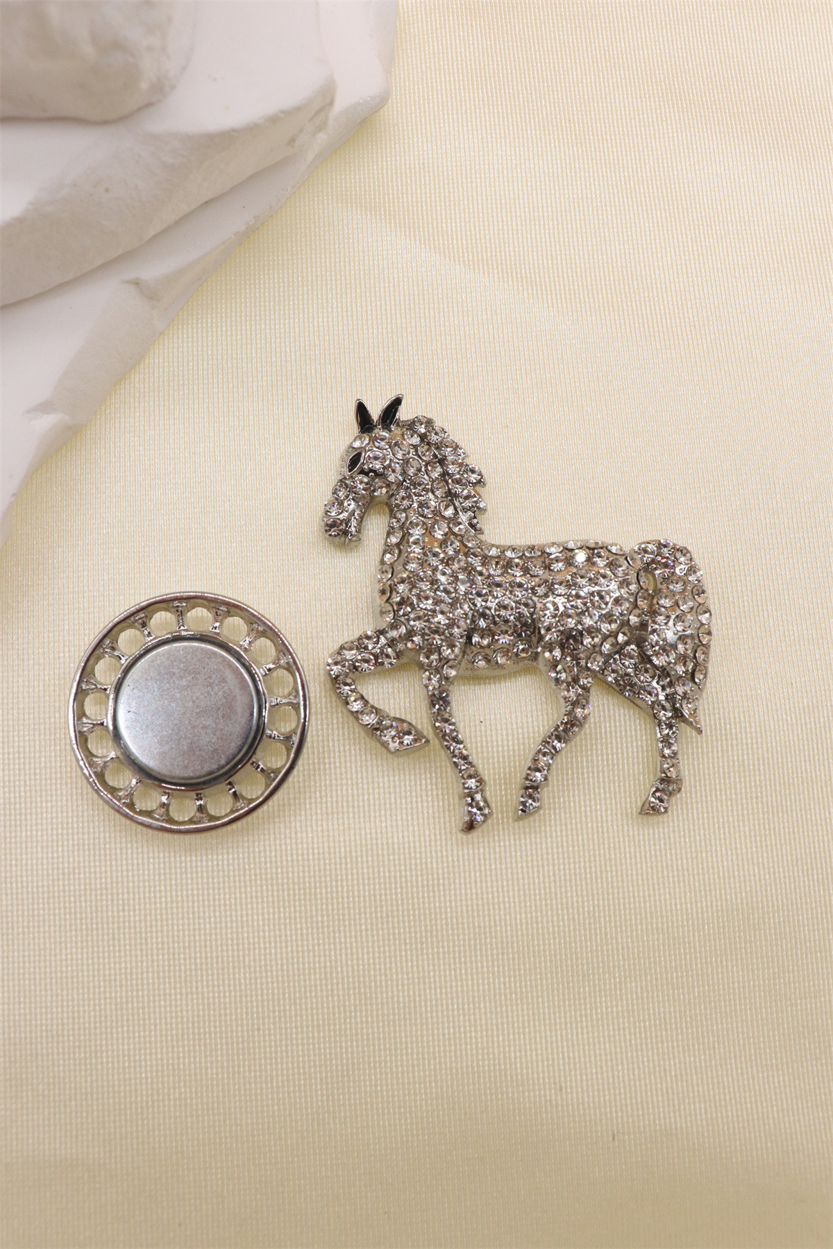 Grossiste Orient Express - Broche magnétique