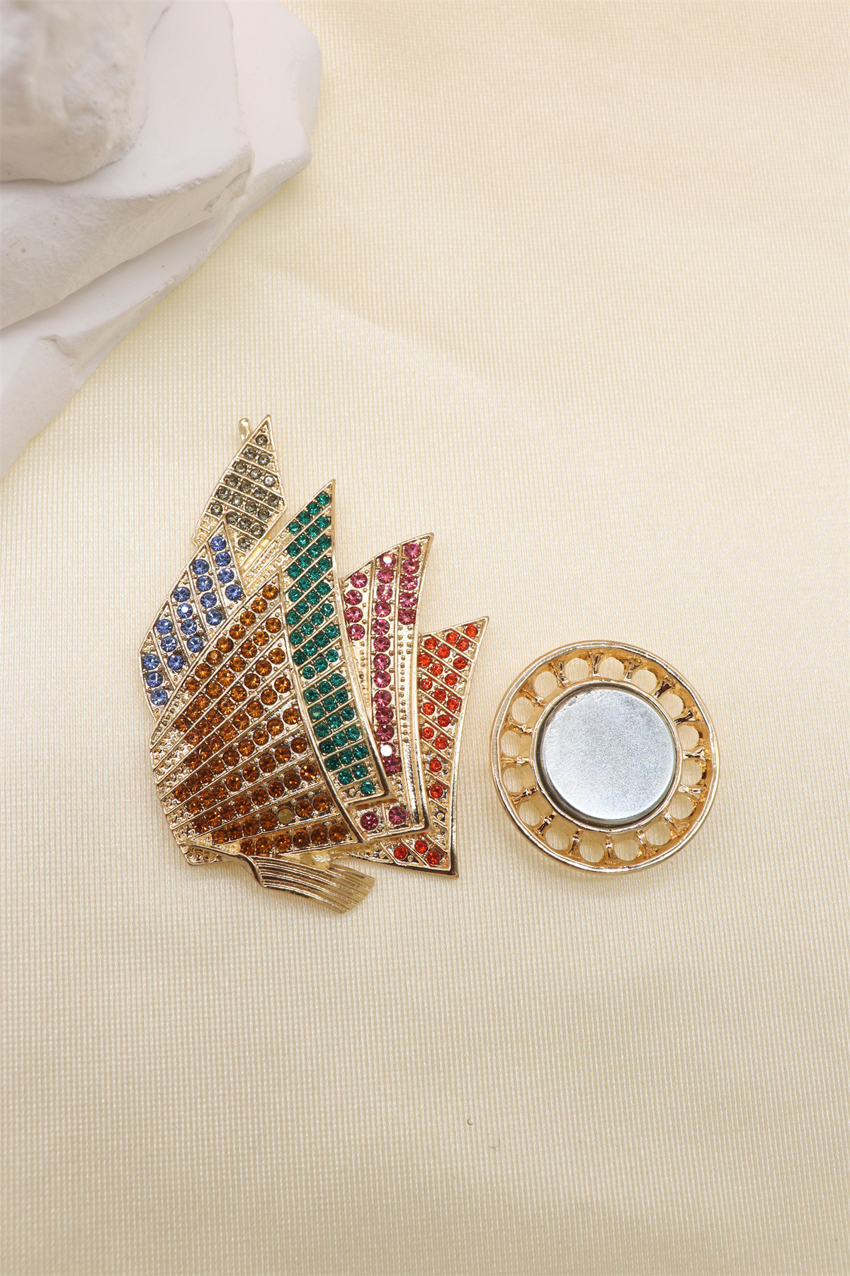 Grossiste Orient Express - Broche magnétique